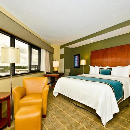 Best Western Premier Waterfront Hotel&Convention Center Oshkosh Exterior foto